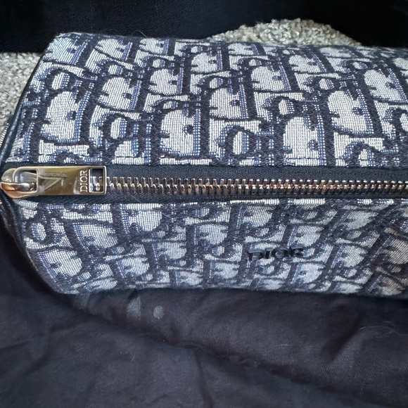 Dior Cylindrical “roller bag” shoulder/messenger. - Picture 4 of 7